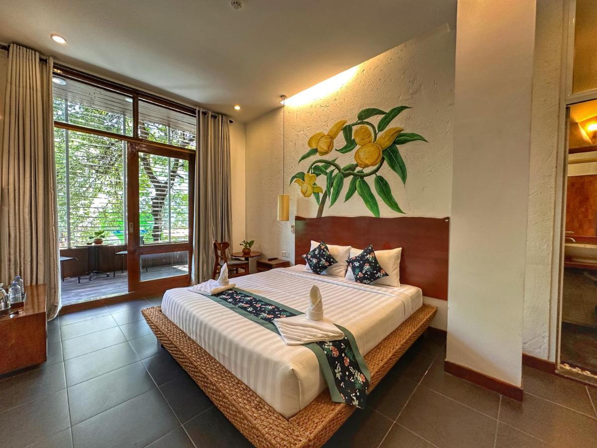 Monsoon Riverside Hotel Πνομ Πενχ Εξωτερικό φωτογραφία