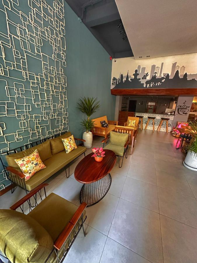 Monsoon Riverside Hotel Πνομ Πενχ Εξωτερικό φωτογραφία