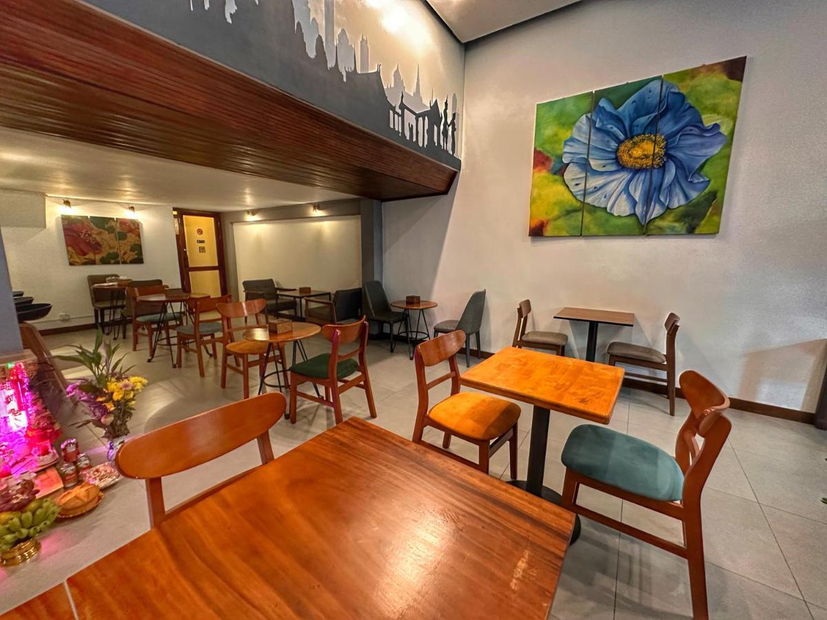 Monsoon Riverside Hotel Πνομ Πενχ Εξωτερικό φωτογραφία