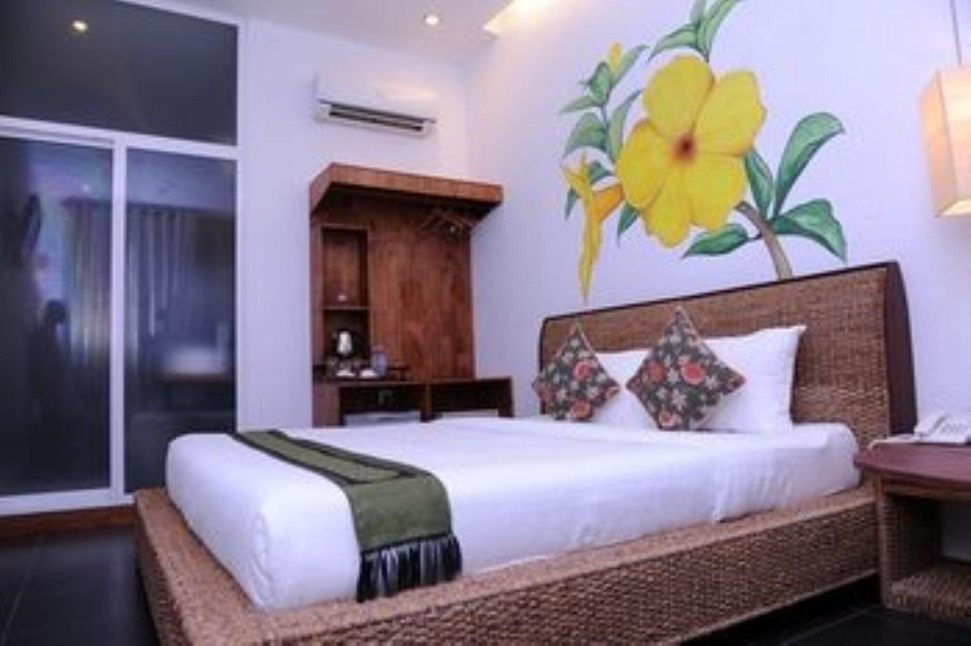 Monsoon Riverside Hotel Πνομ Πενχ Εξωτερικό φωτογραφία